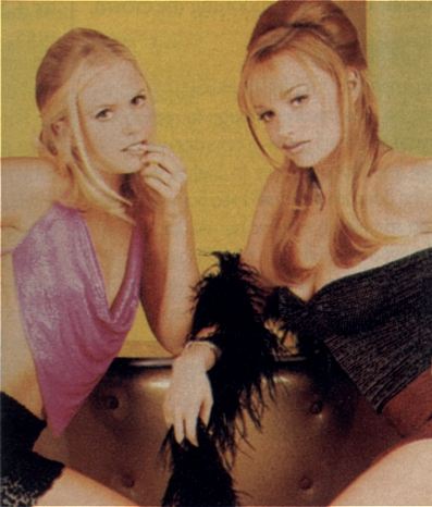 candid0006.jpg - Terri with Jamie Dudney (Georgia, ATWT)