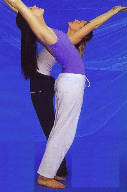 candid0021.jpg - Terri with Kristina Sisco (Abigail, ATWT) in 1999 (Photo by Robert Milazzo)