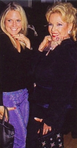 candid0023.jpg - Terri with Eileen Fulton (Lisa, ATWT) at the West Bank Cafe in 2000 (Photo by Sue Coflin)