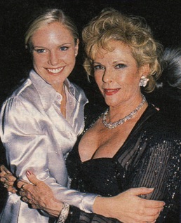 candid0041.jpg - Terri with Eileen Fulton (Lisa, ATWT) at Eileen's cabaret act at the West Bank Cafe in 2000