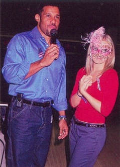 candid0049.jpg - Terri and Peter Parros (Ben, ATWT) at the 2001 Guiding Light Bowling and Fan Club Luncheon (Photo by Steven Bergman)
