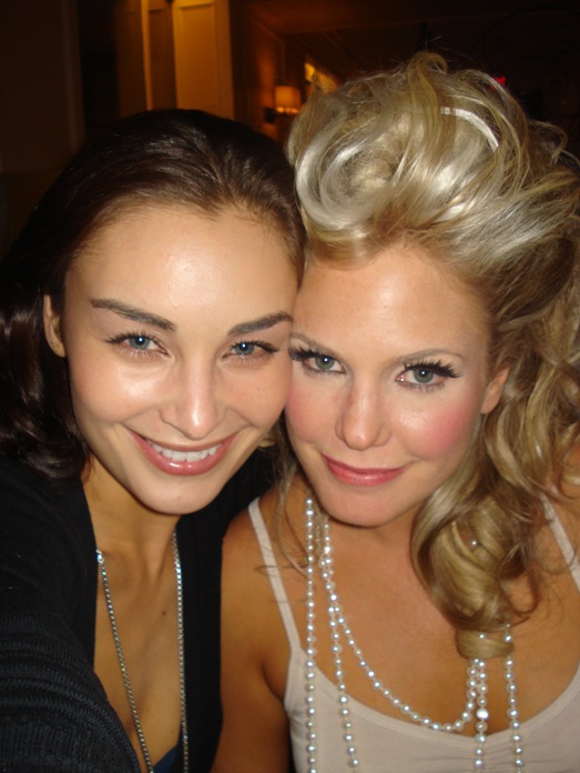 candid0288.JPG - Terri and Ewa da Cruz (Vienna, ATWT) at  a Presidential photo shoot in Washington DC in August 2008  (Thanks to 'Julie Pinson Online' for this picture)