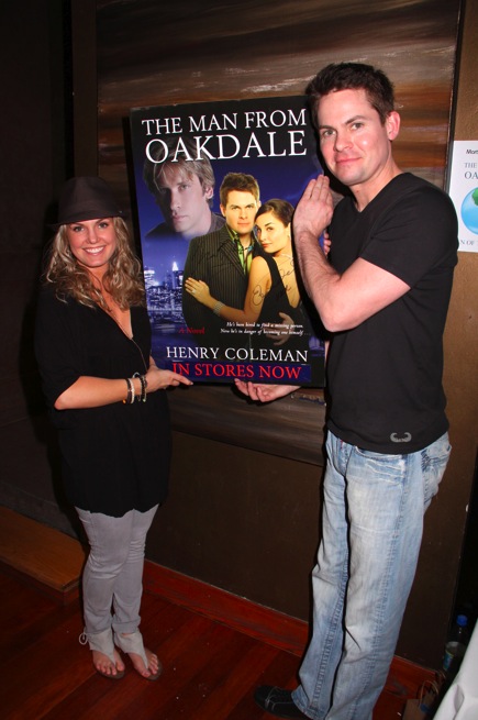 candid0322.JPG - Terri and Trent Dawson (Henry, ATWT) at the Martinis for Henry event on April 18, 2009. (Photo by Steven Bergman)