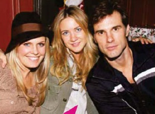 candid0347.jpg - Terri with Meredith Hagner (Liberty, ATWT) and Austin Peck (Brad, ATWT) at the 2009 Stockings With Care charity event held at the Stitch Bar & Lounge on November 11, 2009. (photo by Steven Bergman)
