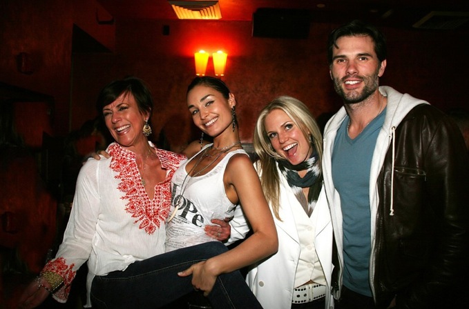 candid0387.jpg - Terri with Colleen Zenk , Ewa Da Cruz and Austin Peck at the Martini's With Henry event held at Latitude, New York City, on April 17, 2010 (Photo by Sue Coflin) (thanks to http://terriconn.proboards.com for this picture)