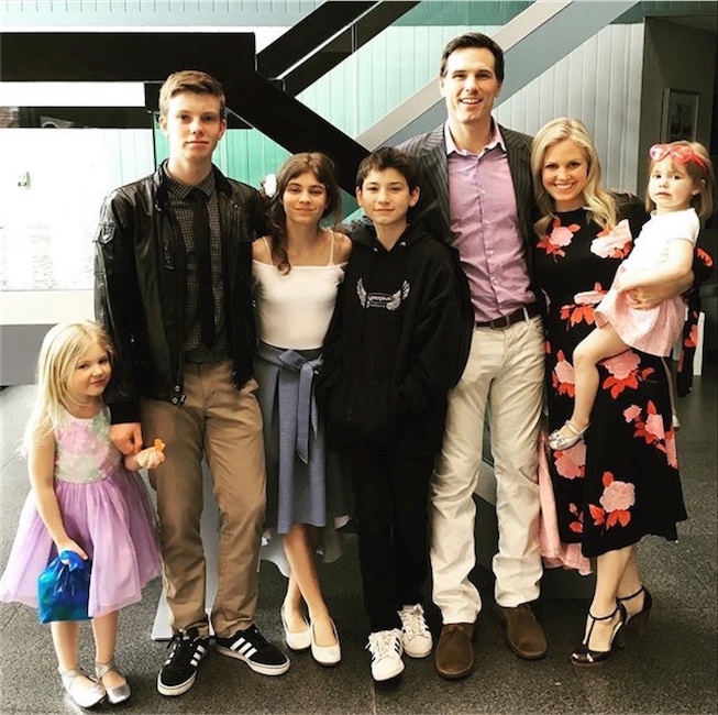 austin0407.jpg - Terri with Keira, Julia, Morgan, Aidan, Roman, and Austin on Easter Sunday, 2018 - courtesy of Terri's Instagram page