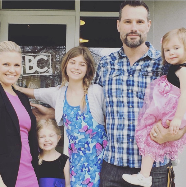 children0083.jpg - Terri with Keira,  Julia, Austin, and Morgan in April 2017 - courtesy of Terri's Instagram page