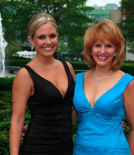 parents0009.jpg - Terri and her mother, Cathy,  at the Gala Awards Ceremony of the 2008 Hoboken International Film Festival on June 5, 2008 (Photo by Sue Coflin)
