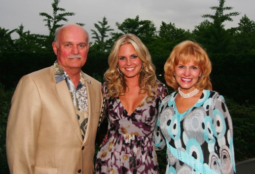 parents0011.jpg - Terri with her parents,  John and Cathy, at the iMURDERS movie premiere on June 4, 2008 (Photo by Sue Coflin)