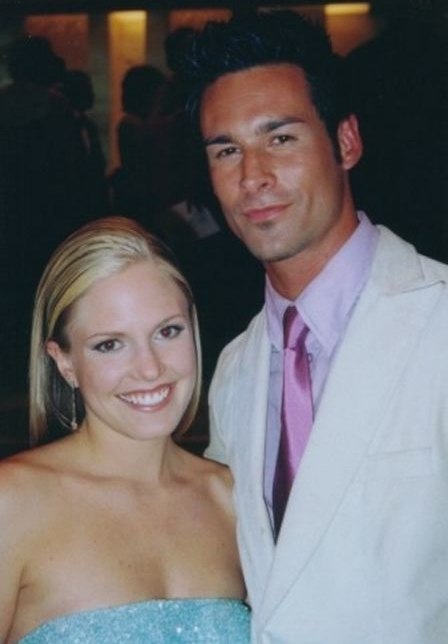 2001_daytime_emmys_2.jpg - Terri and Paul Leyden presenting at The 28th Annual Daytime Emmy Awards on May 18, 2001