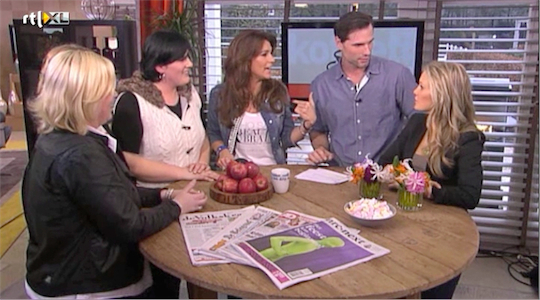 2012_CT_33.jpg - Terri in the television morning talk show "Koffietijd" [Coffee Talk] (February 17, 2012)