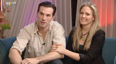 2012_Ushi_05.jpg - Terri being interviewed on the television show  "Ushi & The Family" (December 15, 2012)