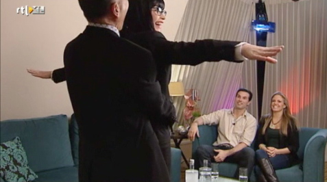 2012_Ushi_09.jpg - Terri being interviewed on the television show  "Ushi & The Family" (December 15, 2012)