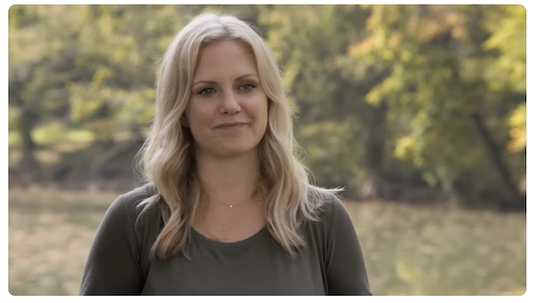 2019_play_the_flute_19.png - Terri Conn in Play The Flute (2019)