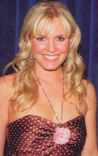 t0158.jpg - Terri at the Ninth Annual Daytime Television salutes St. Jude Children's Research Hospital benefit in New York City on October 10, 2003 (photo by DJAMILLA ROSE COCHRAN)