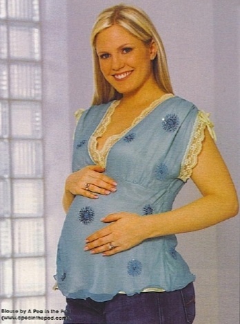 t0189.jpg - Pregnancy magazine, 2004