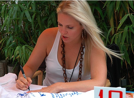 t0281.jpg - Terri at Superstar Weekend on June 2006