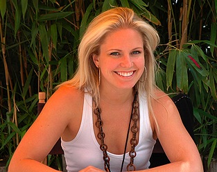 t0282.jpg - Terri at Superstar Weekend on June 2006