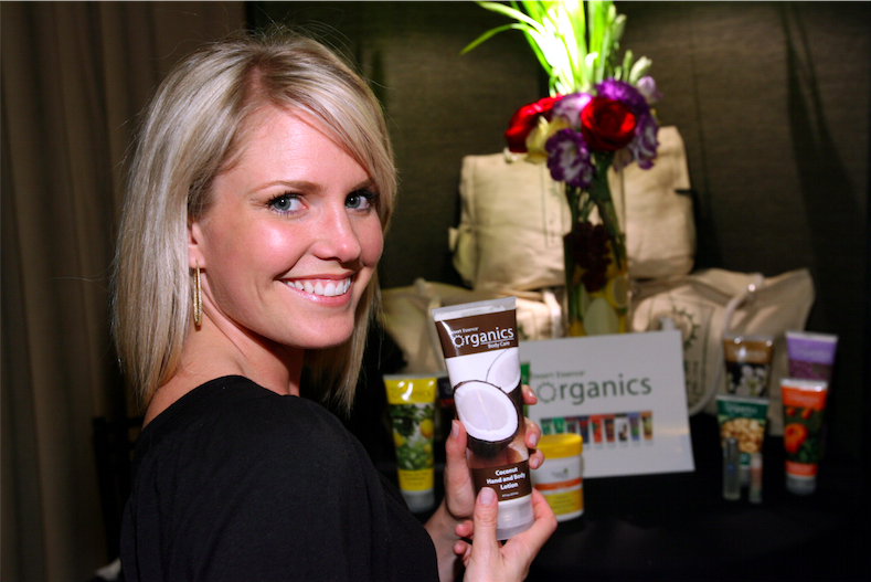 t0310.jpg - Terri at the On3 Gifting Suite at The 2007 Daytime Emmy Awards (photo by Jesse Grant)