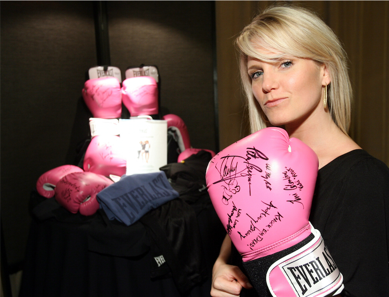 t0312.jpg - Terri at the On3 Gifting Suite at The 2007 Daytime Emmy Awards (photo by Jesse Grant)