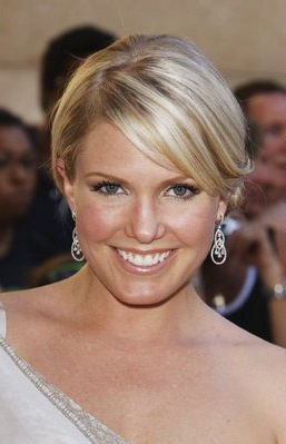 t0318.jpg - Terri at the 34th Annual Daytime Emmy Awards held at the Kodak Theatre on June 15, 2007 in Hollywood, California (Thanks to 'Julie Pinson Online' for this picture)