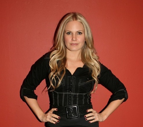 t0408.jpg - Terri at the Special Talent Reading of the new novel "The Great Heist" on November 3, 2008 at the Williams Center, Rutherford, New Jersey.
