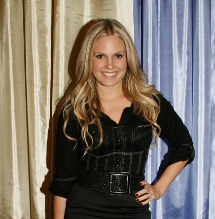t0413.jpg - Terri at the Special Talent Reading of the new novel "The Great Heist" on November 3, 2008 at the Williams Center, Rutherford, New Jersey.