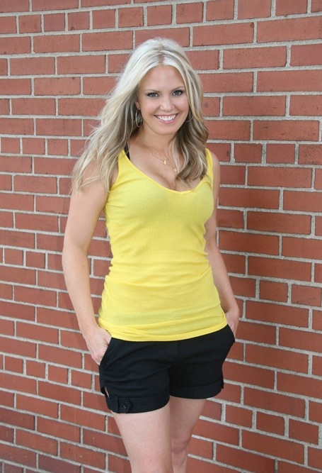 t0537.jpg - Terri at the As The World Turns studio on June 23, 2010 in Brooklyn, New York (photo by Sue Coflin/Max photos) (Thanks to http://terriconn.proboards.com for these pictures)