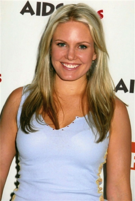 t0599n.jpg - Terri at the Love Out Loud 2011 Aids Walk Fundraiser on May 11, 2011 (photo by Steven Bergman)