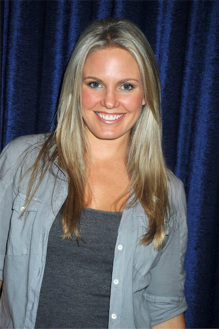 t0620.jpg - Terri at the Daytime Stars and Strikes Charity Event to benefit the American Cancer Society at the Bowlmore Lanes, New York City on October 9, 2011 (photo by Sue Coflin/Max photos)