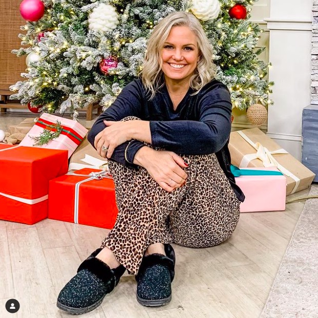 t0787.jpg - Terri in December 2021 - courtesy of Terri's Instagram page