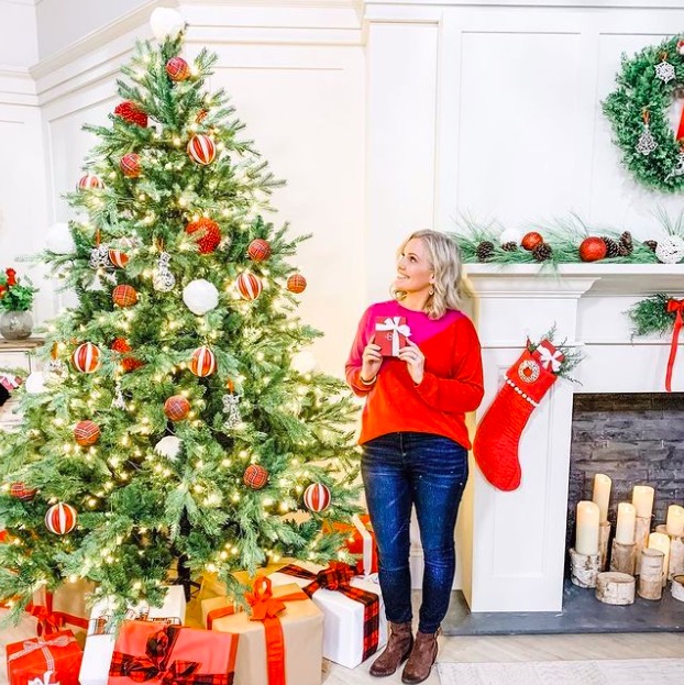 t0788.jpg - Terri in December 2021 - courtesy of Terri's Instagram page